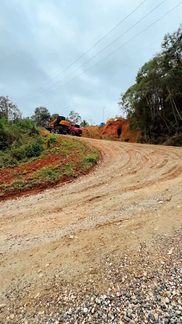 #terraplanagem #escavadeirahidraulica #operadoresdemaquinaspesadas # ...