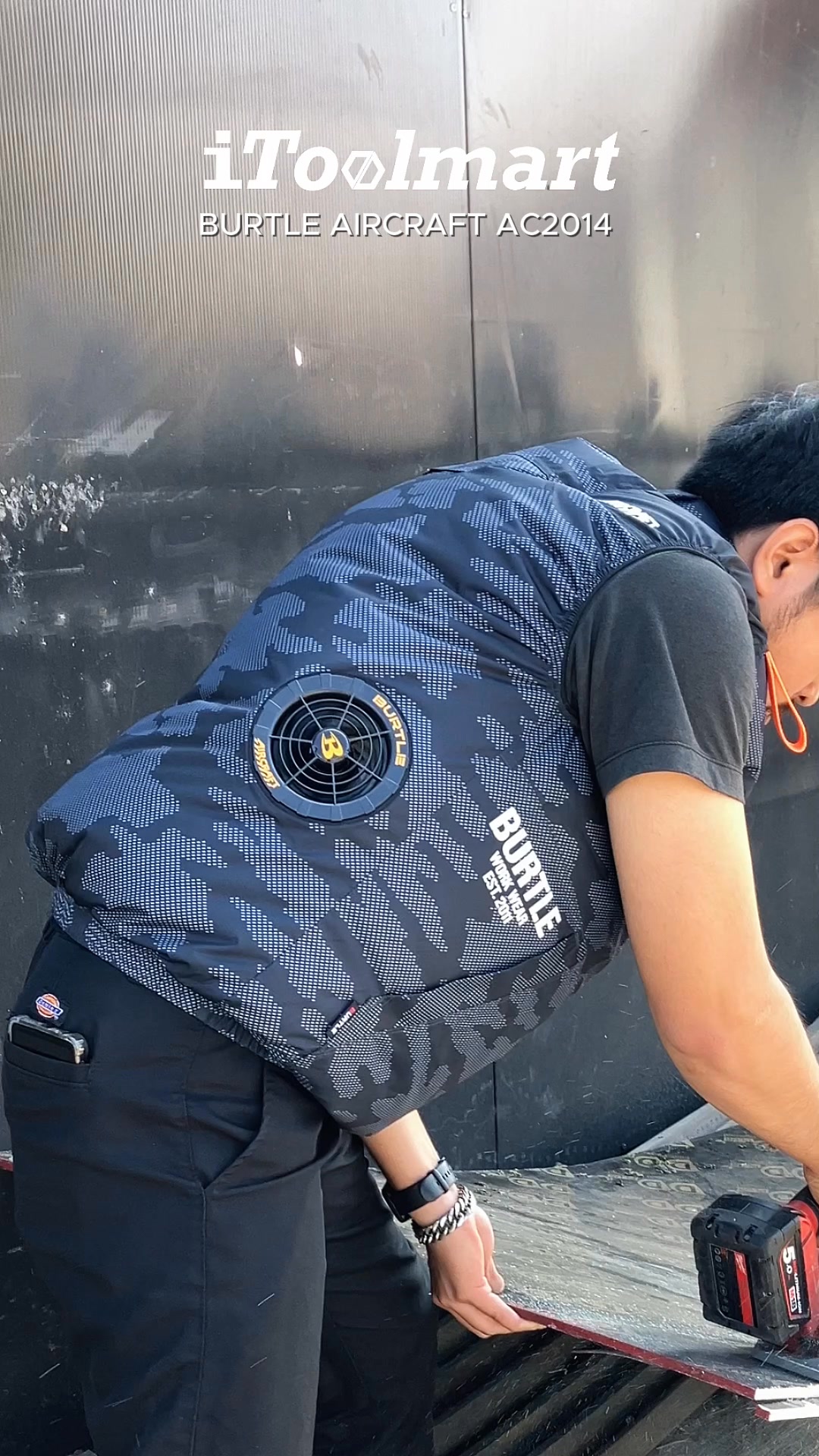 เสื้อพัดลมไร้สาย BURTLE AIRCRAFT AC2014 สีดำ มาพร้อมพัดลม AC270A