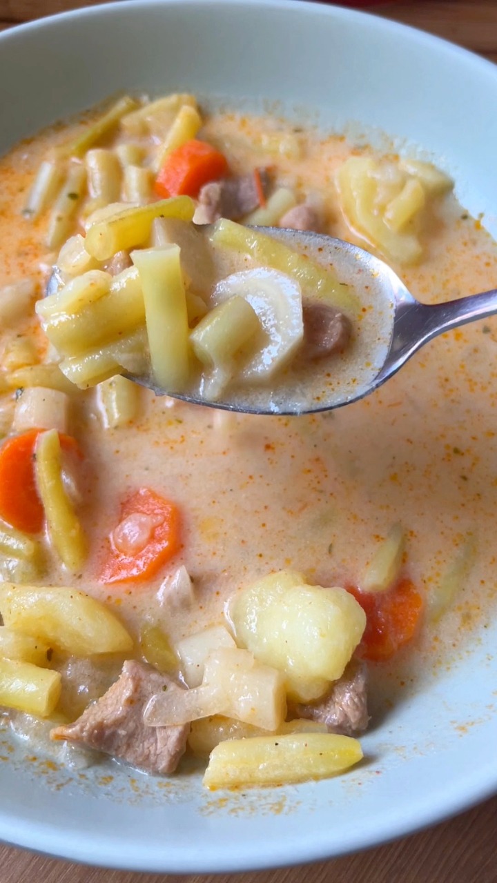 Palócleves Hozzávalók: Zsír 1 nagy hagyma Fokhagyma 1/2 paprika 1 ...