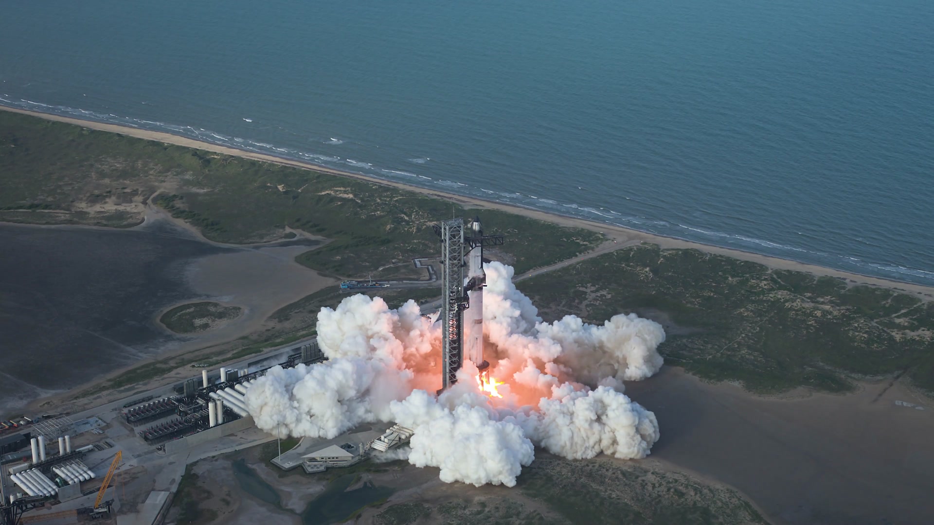 🚀 Starship Flight 10: A breathtaking slow-motion liftoff from Starbase ...
