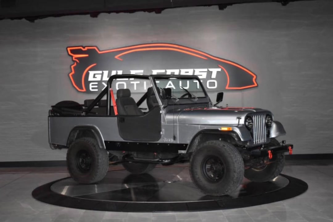 Say hello to the 2026 #CharlesSchwabChallenge Prize Car–the '82