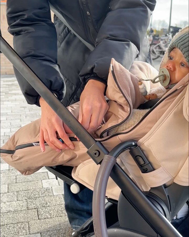 red chicco stroller Viaro Lightweight Travel System W/KeyFit 30 Car Seat, Cranberry Colour:Matte Algae Bike Service & Repair and an oversized basket Laptop Tablet Backpack