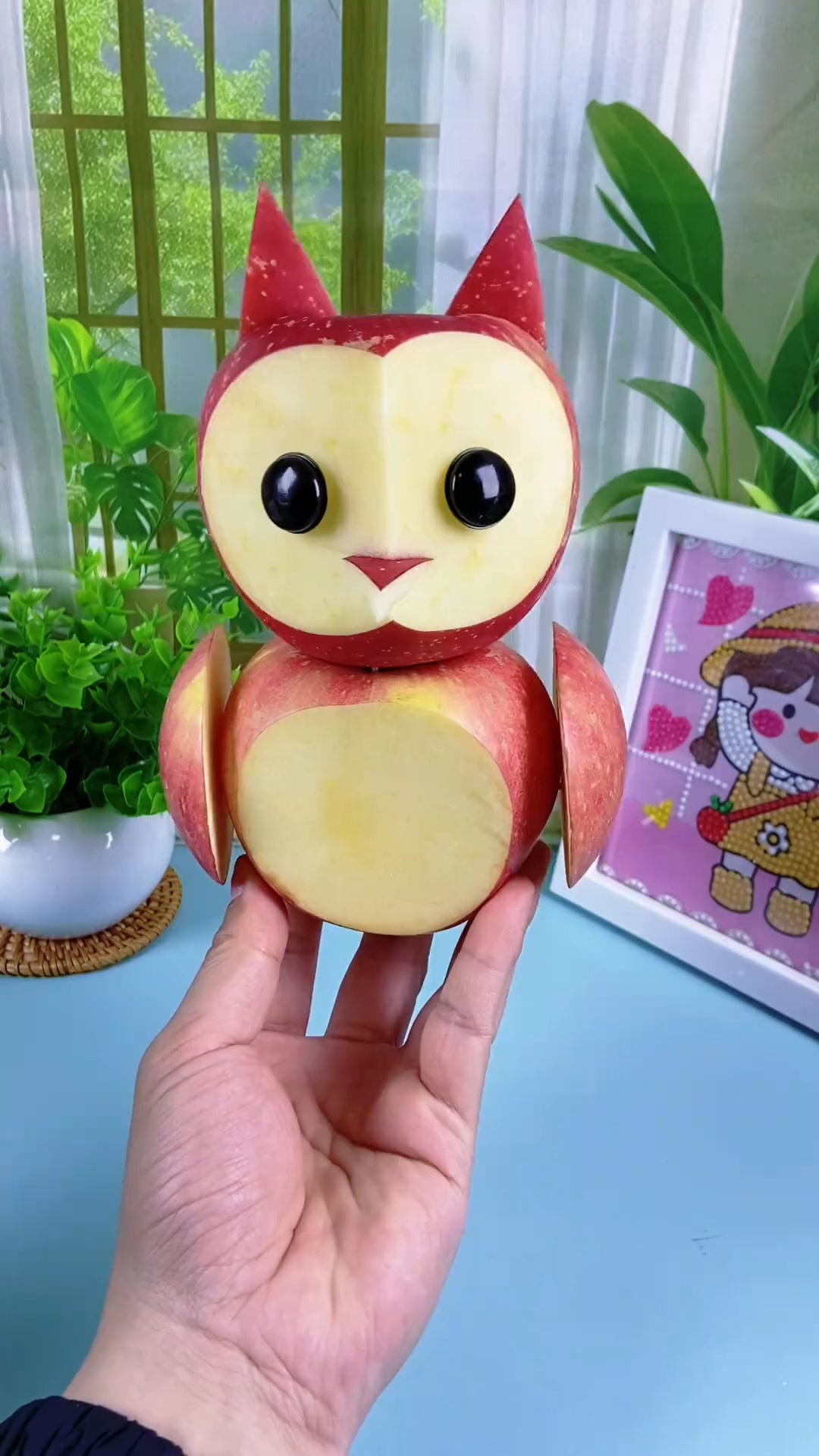 Làm một con cú mèo vui vẻ từ quả táo nhé #handmade #funny | Tun Tun ...