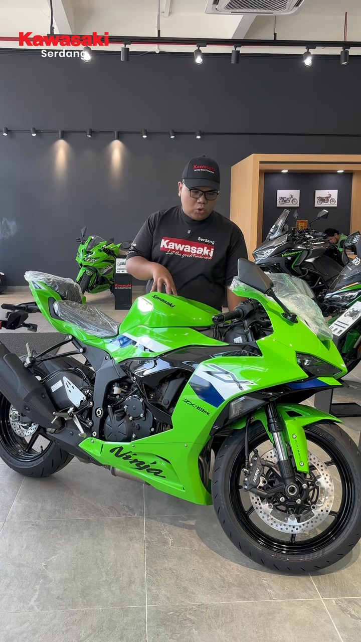 Which one should you choose? SE or RR? 🏁 Ninja ZX-4R SE (Perfect