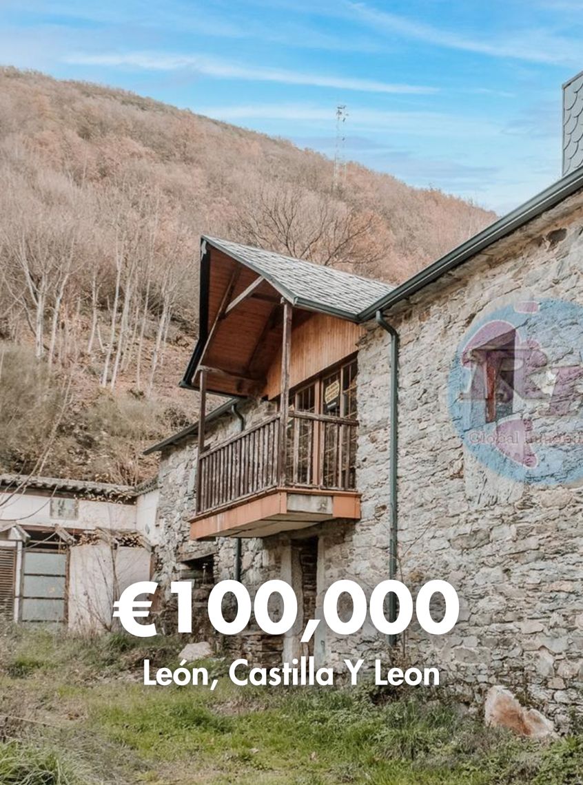 Rural hotel with a rustic interior 📍: León, Castilla Y Leon 💶: €100,000 ...