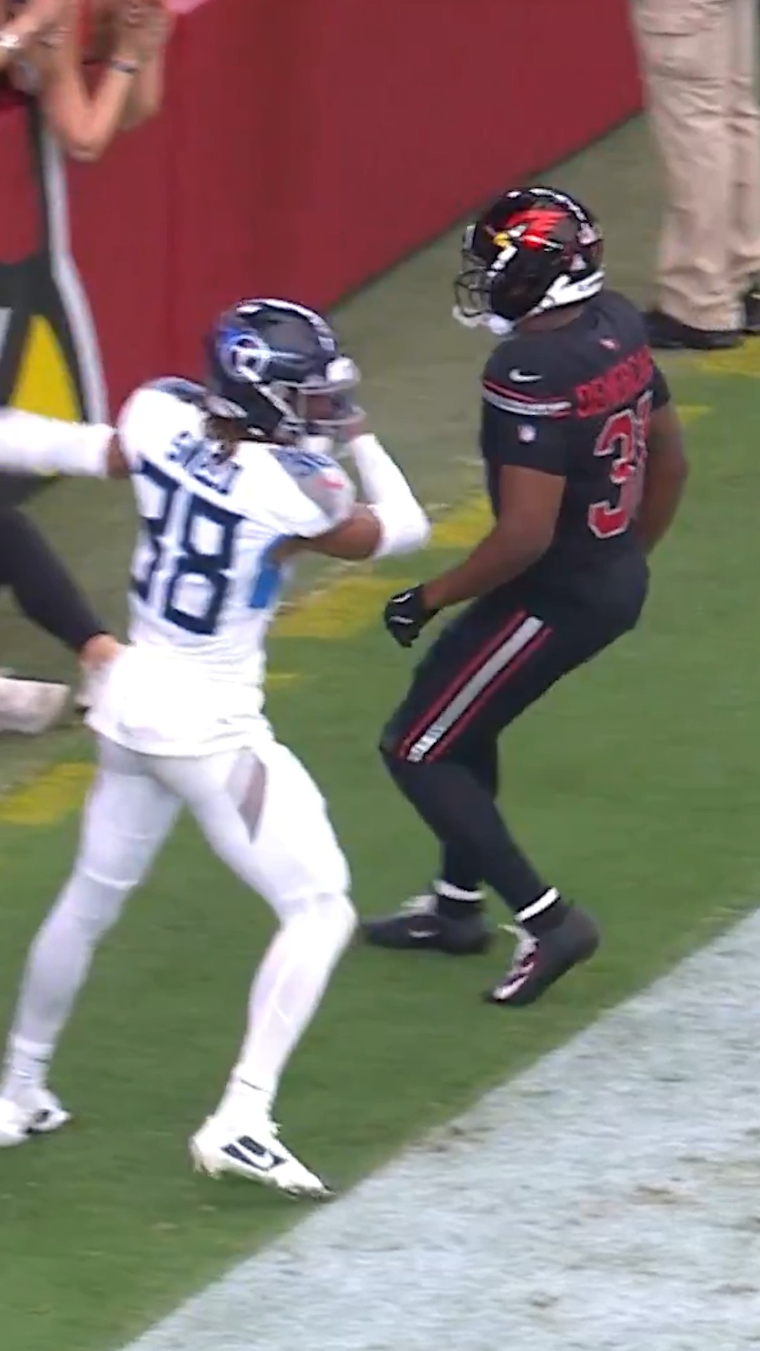 Cardinals fans have to be SICK after this 🤢🤦‍♂️ Emari Demercado dropped ...