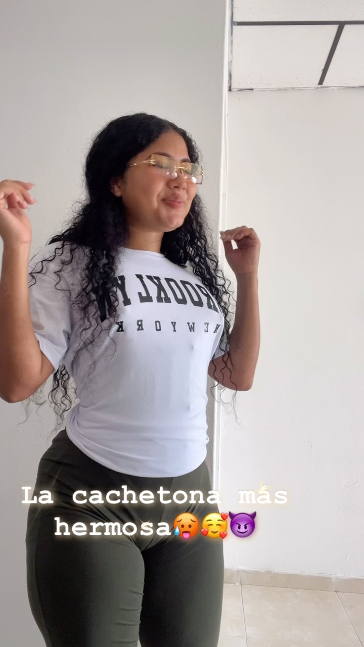 #latina #colombiana #cachetona🐷 #sigueme | Kenny Vivanco | Facebook