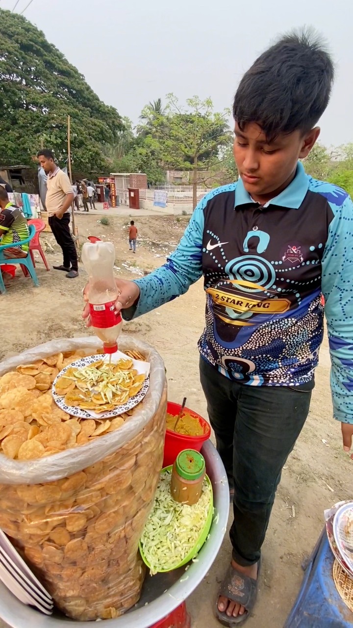 Spicy Vel puri 🤤 | Food Show BD | Facebook