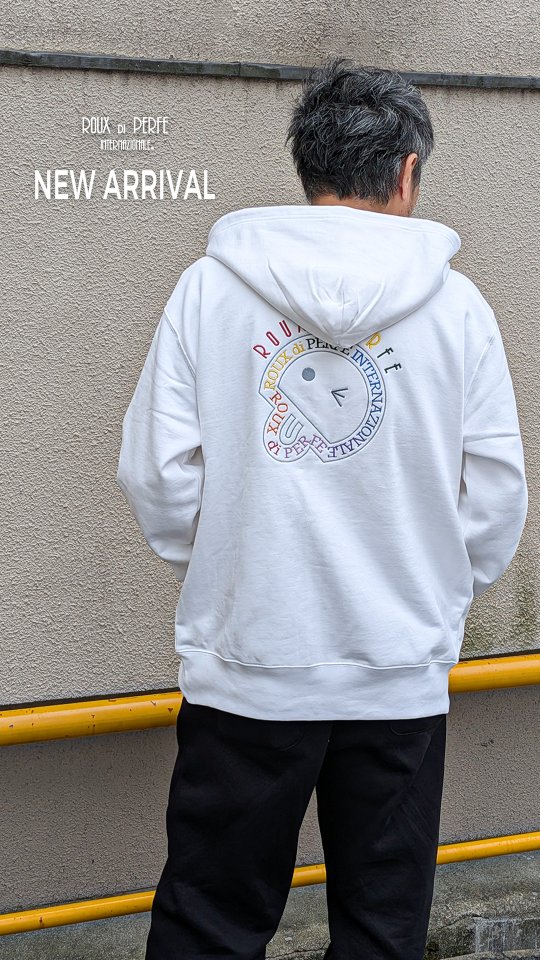 刺繍トレーナー ルゥディパフィー ROUX DI PERFEのアイコン , ベーマークの刺繍を胸元に配した, 裏起毛ハーフジッププルオーバー , ふんわり暖かい着心地とサイドラインが映える ストリートカジュアルに遊び心をプラスした一枚 , プロフィールURLからECサイトへ , rouxdi perfe , , 裏起毛ハーフジッププルオーバー, Color Navy White White Red