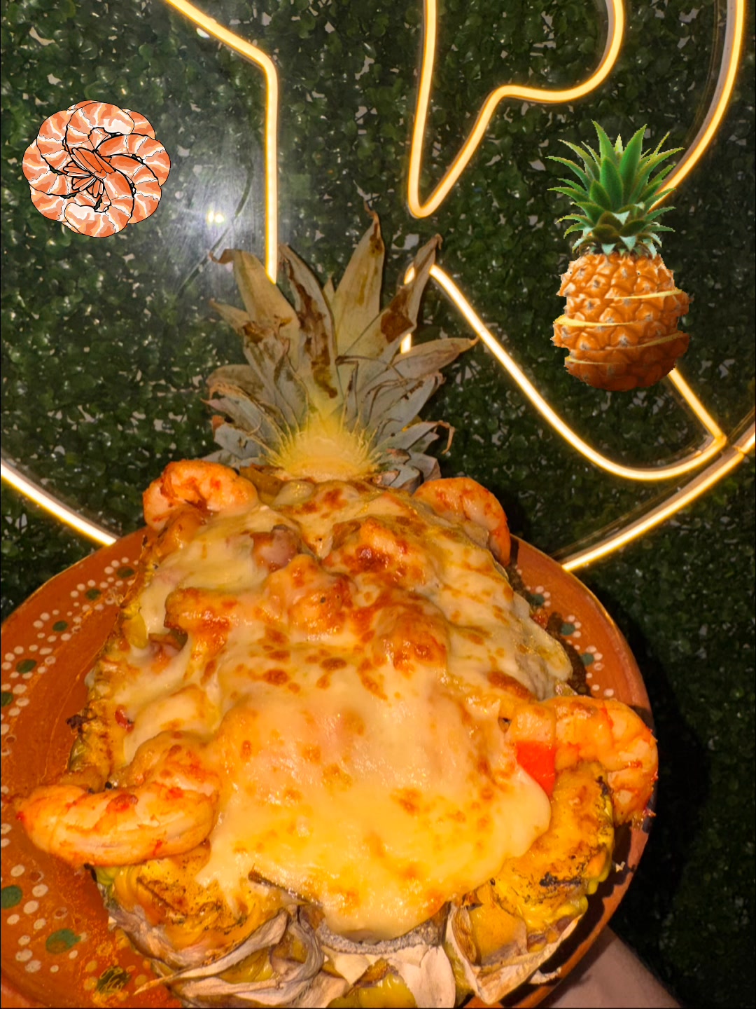 Piña rellena de mariscos | Ribbon Fish & Grill | Facebook