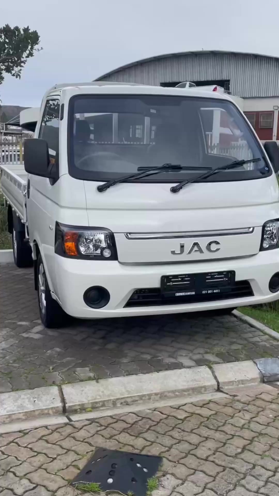 Big on capability. Ready for business. 💪 The JAC X200 is built to
