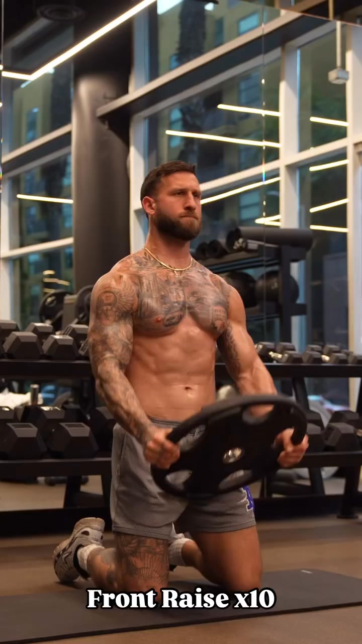 FULL BODY FINISHER 💪🏻🔥 5 Rounds 10 Reps of each 60 seconds of rest DB ...