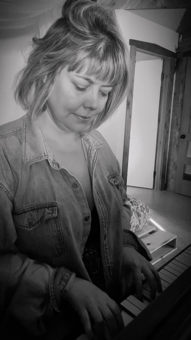 Les Chansons sont des petites perles... - Noemie Sheila Rioux | Facebook