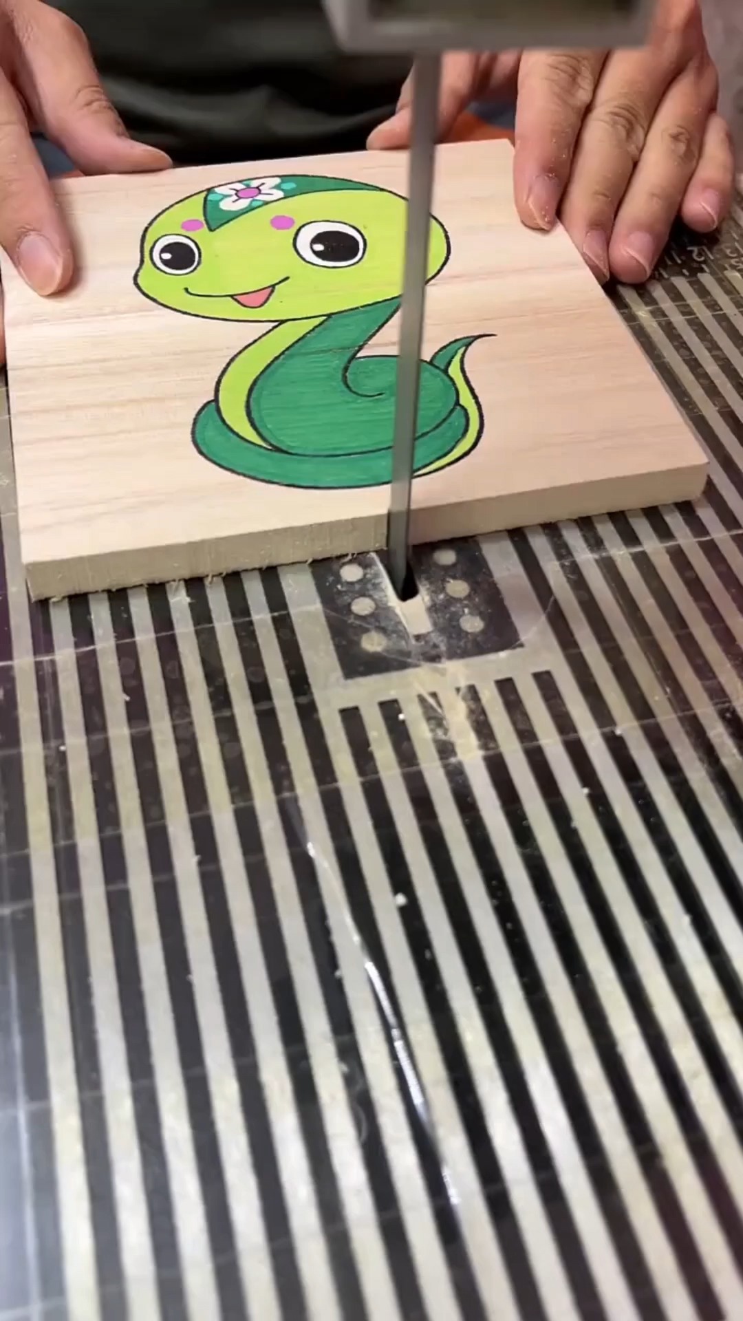 Wood working Crafts #carving #woodworking #art #carpentry #diycrafts # ...