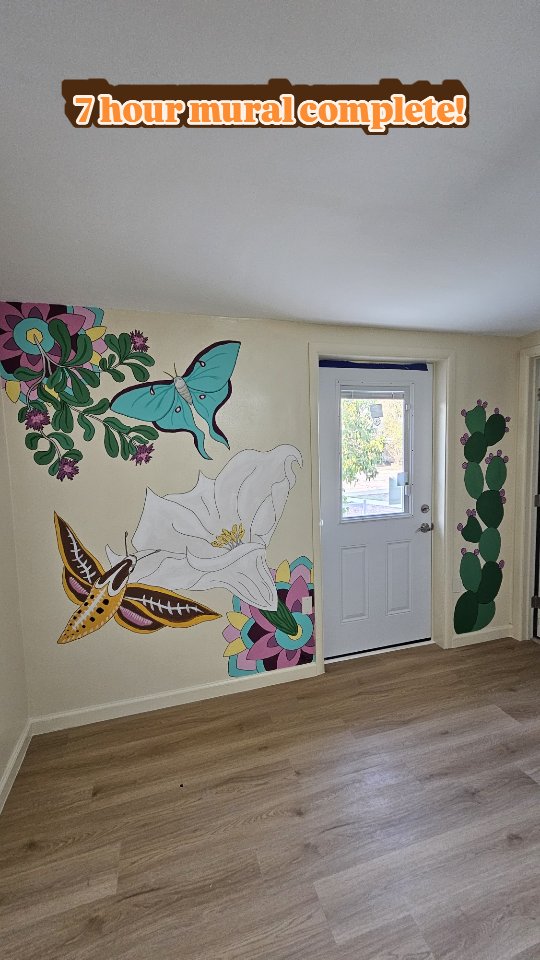 7 hour mural done in 1 day, PHEW, my hand needed some icing after this ...