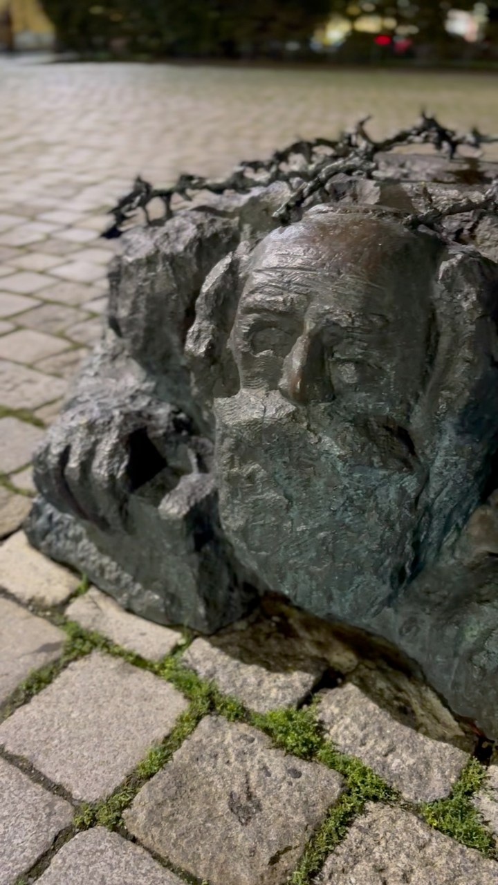 A monument in downtown Vienna symbolizing life under Faschist rule