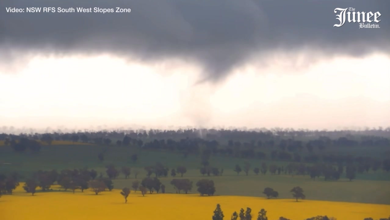 🌪️😳 #WATCH: TORNADO TOUCHES DOWN near #Young! Wild footage captured ...