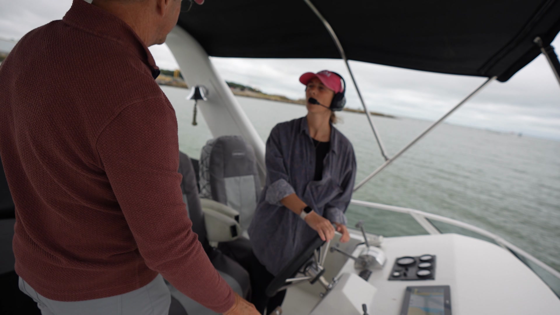 Taylor Takes the Helm… First Time Boater Docking a 50 Foot Boat ...