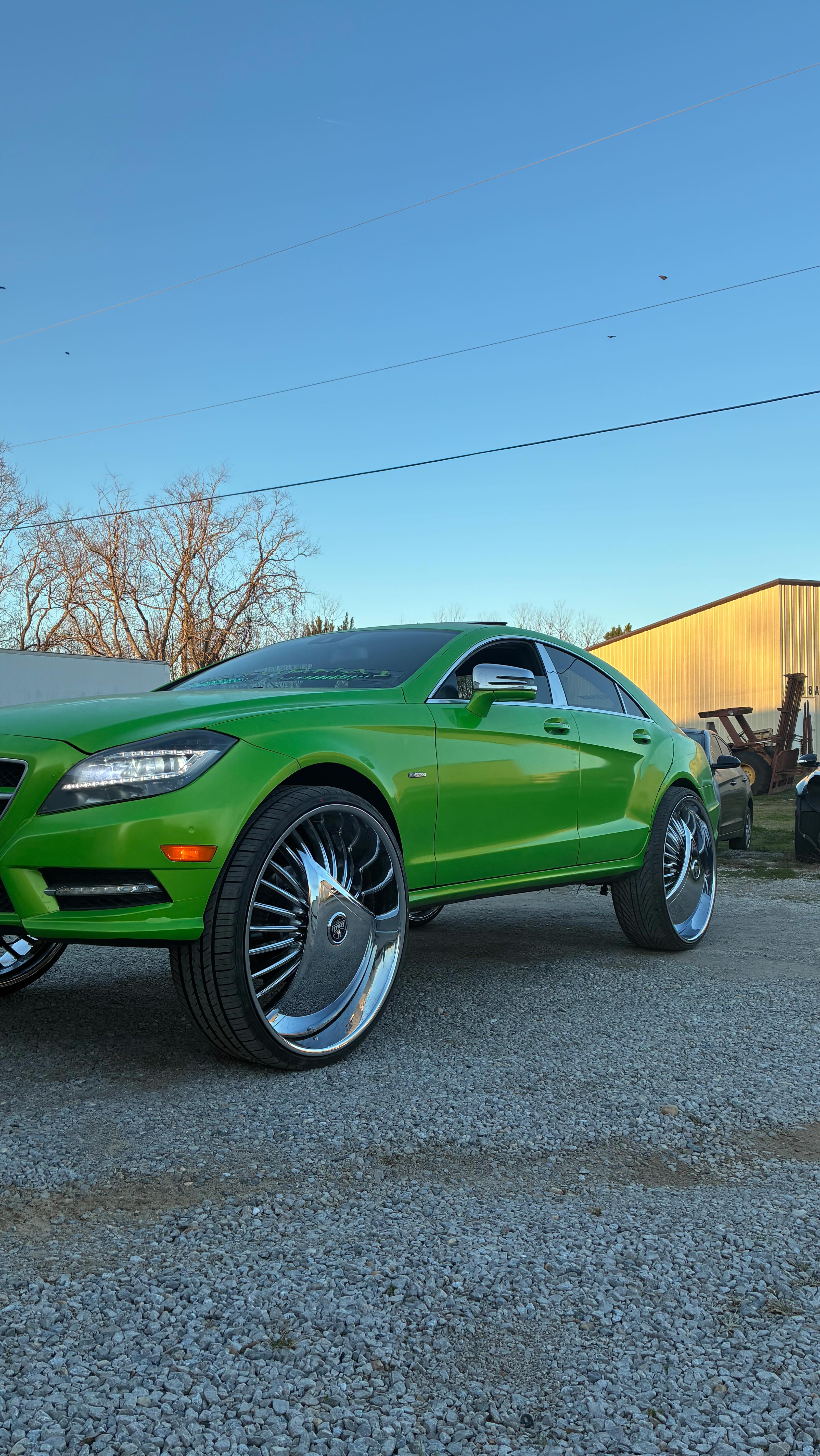 Cls 550 Benz finished on 28s Owner: @kingbenz550 first day out 