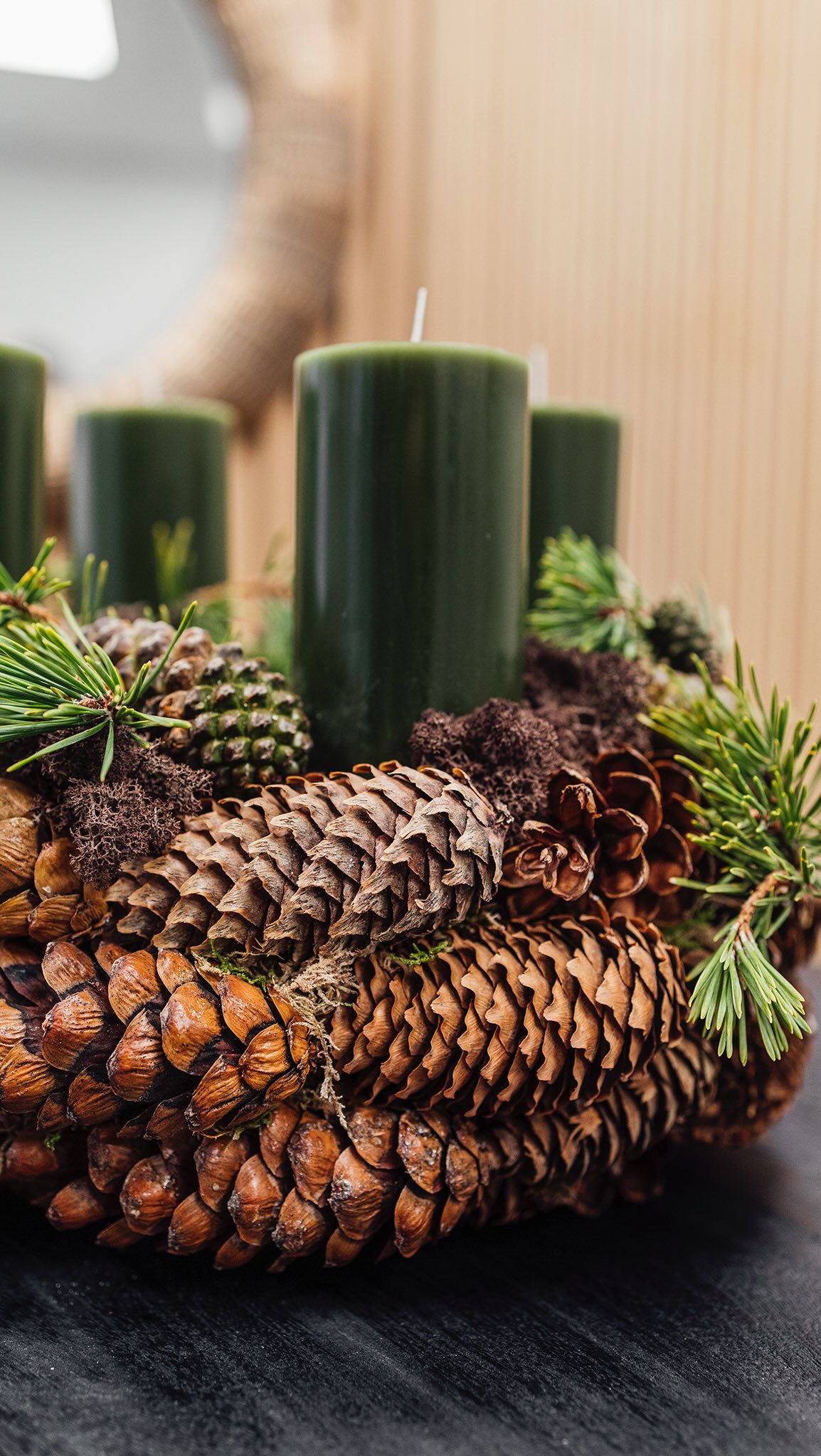 Fresh Advent vibes ✨, Neben unseren haltbaren Kränzen aus Seidenblumen gibt’s jetzt wie immer auch frische, grüne Adventskränze – voller Wintergrün, Tannenduft und warmen Advent-Vibes., Handgemacht,