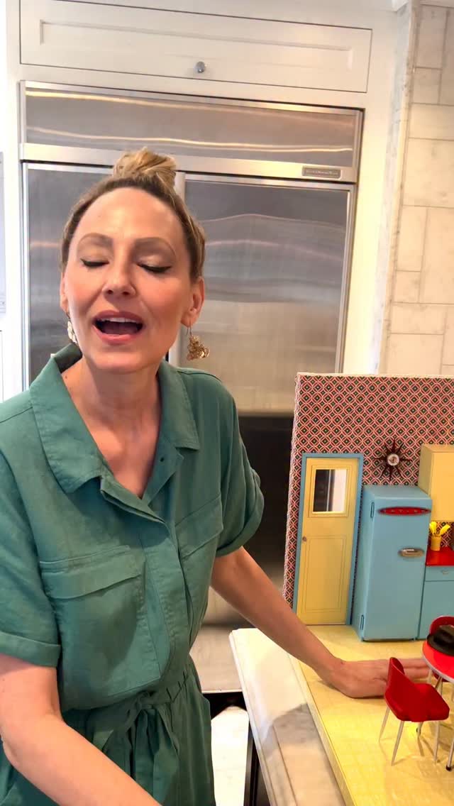 The 1978 Barbie Dream Furniture Collection Refrigerator / Freezer!