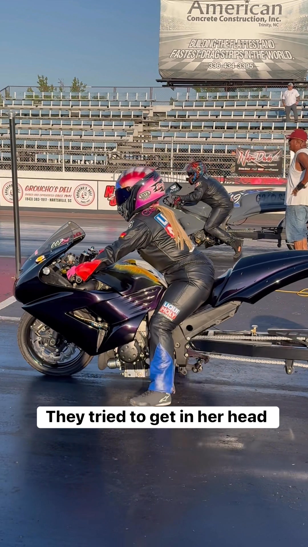 コロン They Tried to Play Mind Games With This Female Racer and Instant