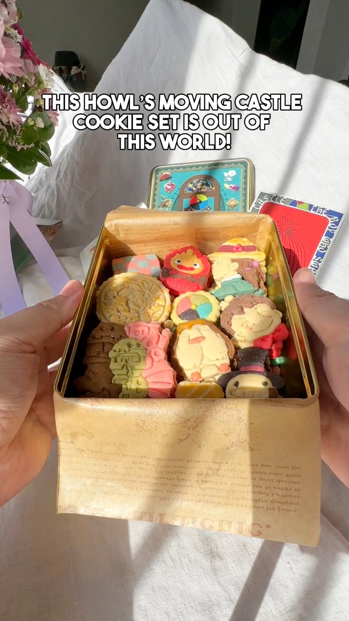 This is such a dream cookie set! Out of this world Howl's Moving