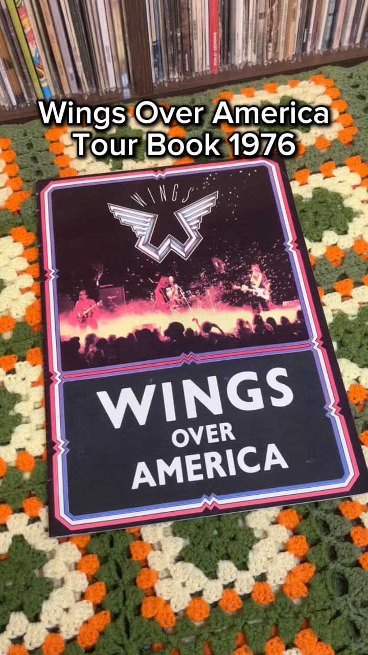 Paul McCartney and Wings during the 1976 Wings Over America tour 👐🏻