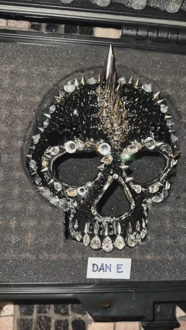 CRYSTAL SKULLS 💀💎🎻 When @therockorchestra commissioned me to create 12 ...
