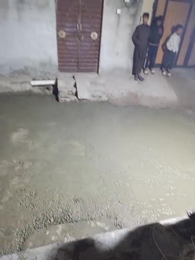 محلہ ساجد مسجد بینک کالونی (دھمیال راولپنڈی) کی اکثریتی گلیاں لوگ اپنی ...