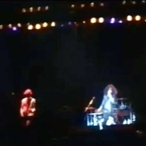 The Damned feat. Joey Ramone, „Blitzkrieg Bop“, 1988. Joey joins
