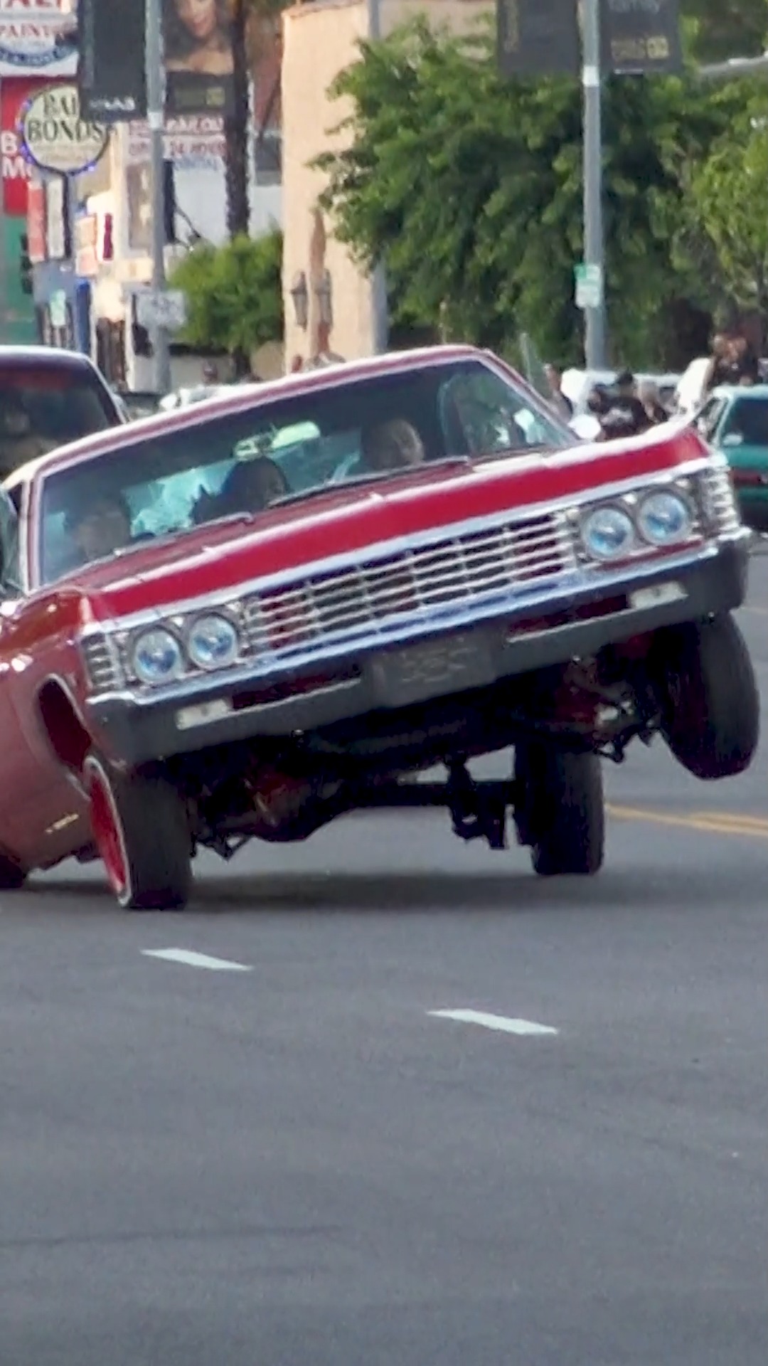 1968 Chevy Impala LOWRIDER cruising Van Nuys Blvd in 3 wheel motion! 😎 ...
