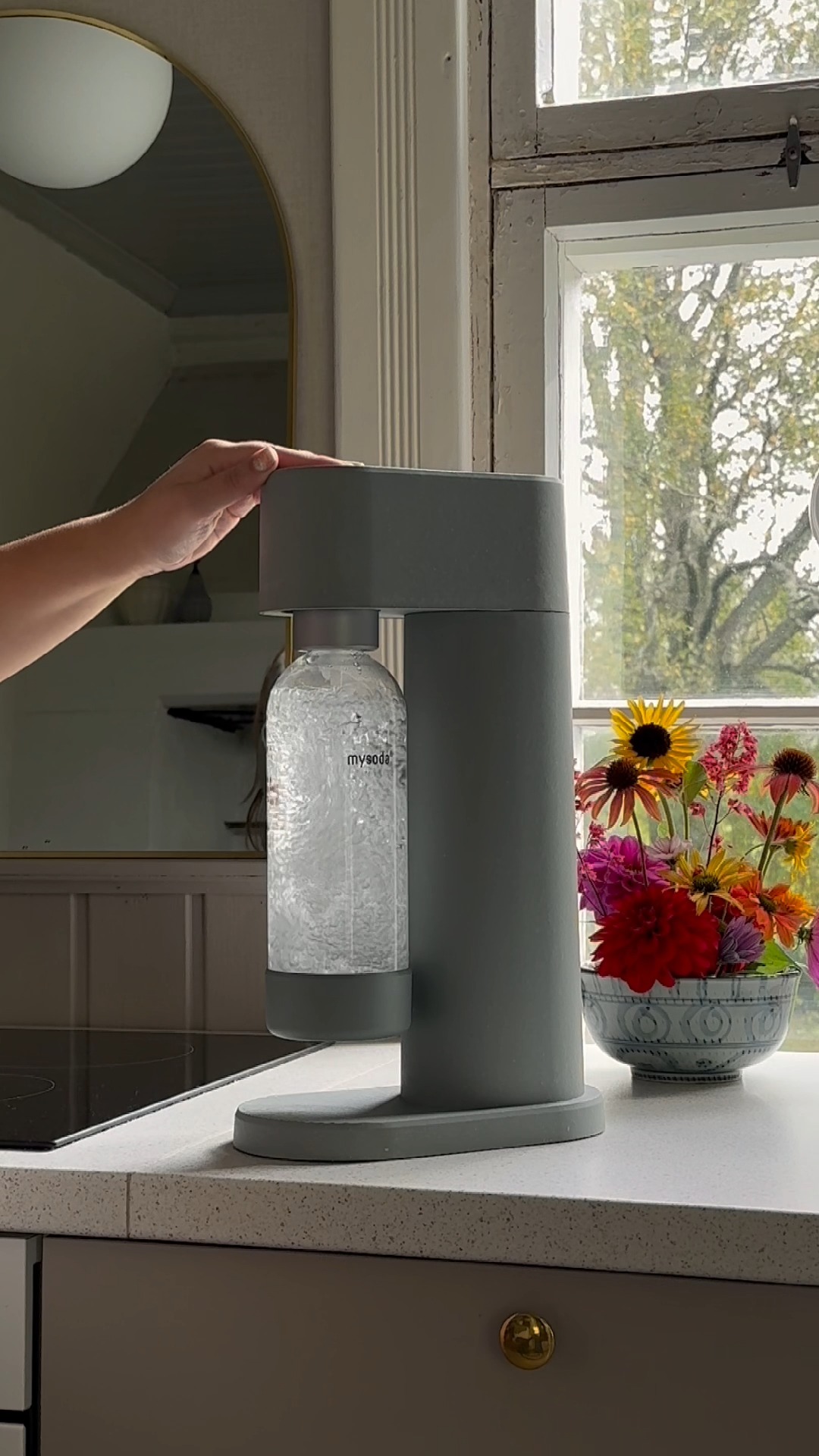 Turn your kitchen into a place of inspiration. Mysoda’s award-winning Woody sparkling water maker combines cutting-edge design with simplicity and sustainability, giving you a taste of everyday