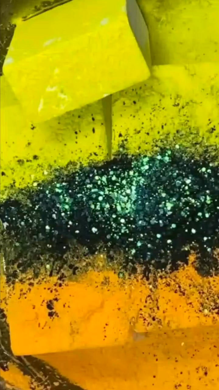 Gym Chalk Crush Please Like ️ | Share 🔁 | Follow 👣 | Comment 💬 Enjoy ...