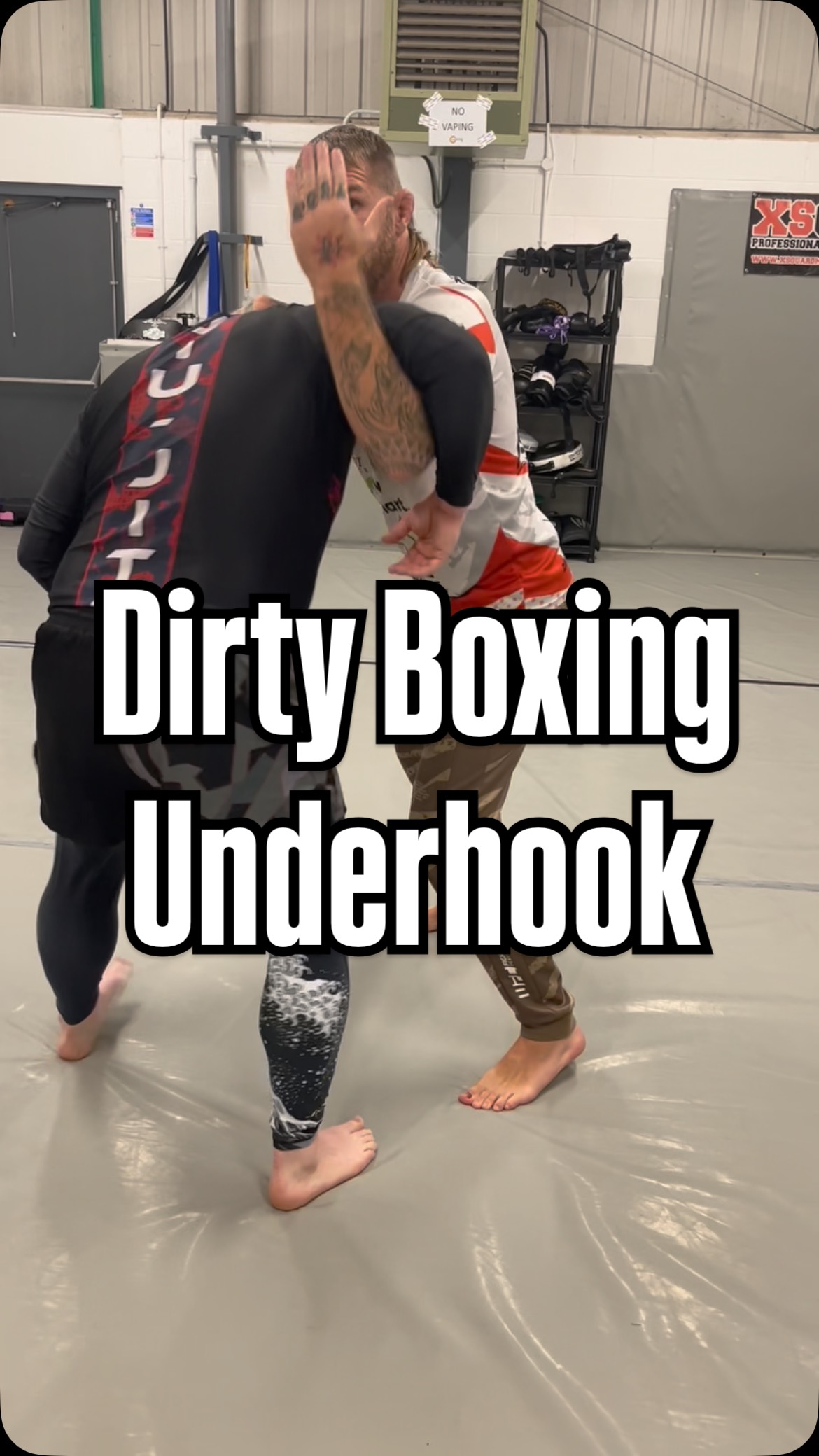 Dirty Boxing Underhook 👊🏻 Using the underhook is great for mma and bare ...
