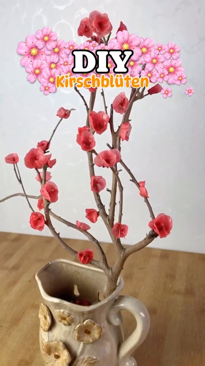 Wolltest du schon immer traumhaft schöne Kirschblüten in ihrer vollen Pracht genießen?🤩🌸, Dann haben wir hier den perfekten Trick für dich! 😍, Einfach mit Wachs, warmem Seifenwasser und ein paar Ästen