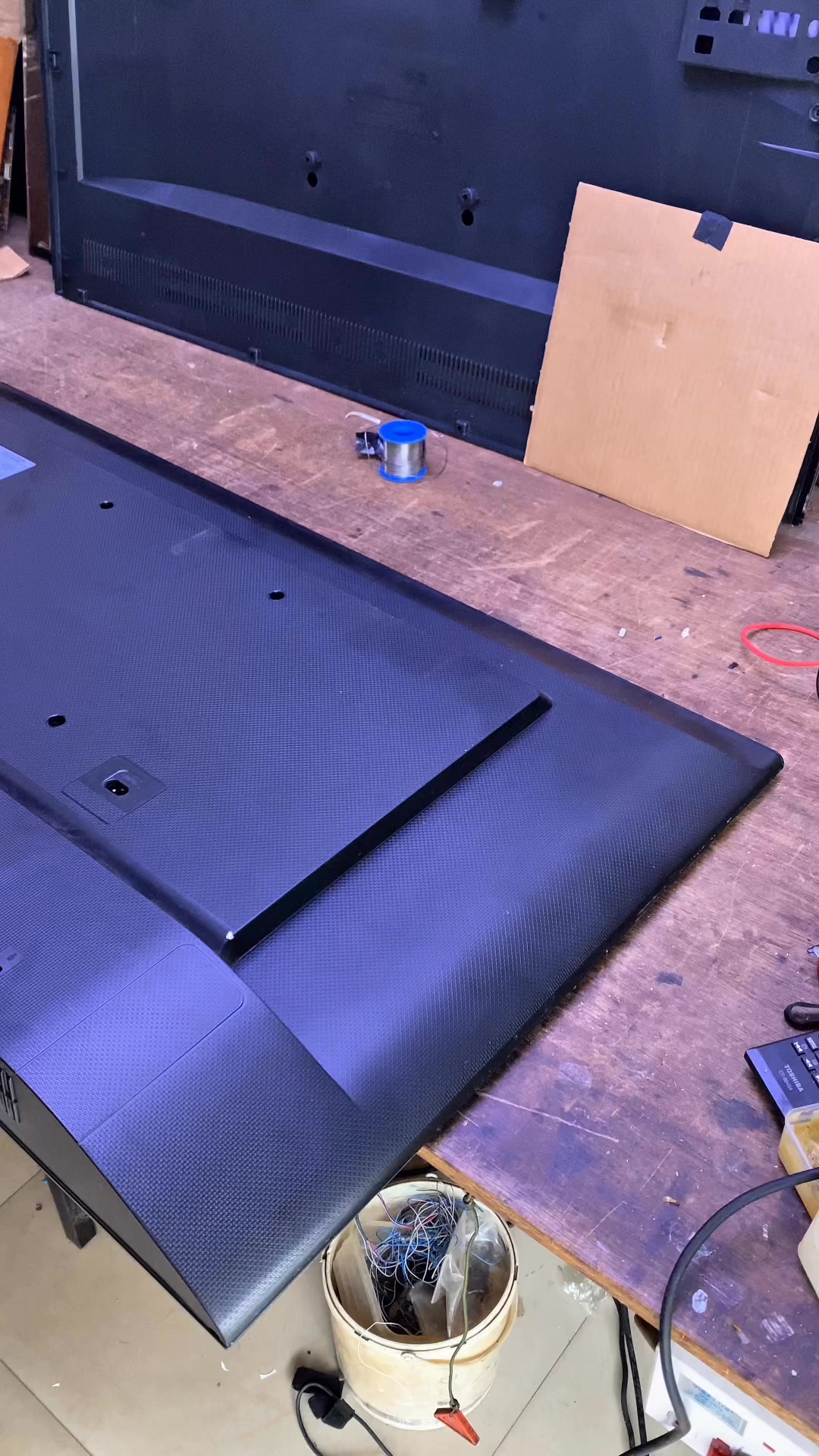 How to open the back cover of a Samsung TV without screws #tv #samsung ...