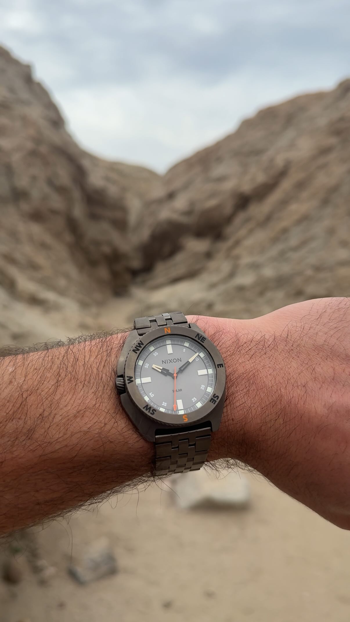 Meet the Clutch 42. The go-anywhere, do-anything watch. | Nixon