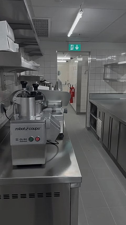 🇵🇹 A look inside the stunning new kitchen of the Hyatt @andazlisbon ...