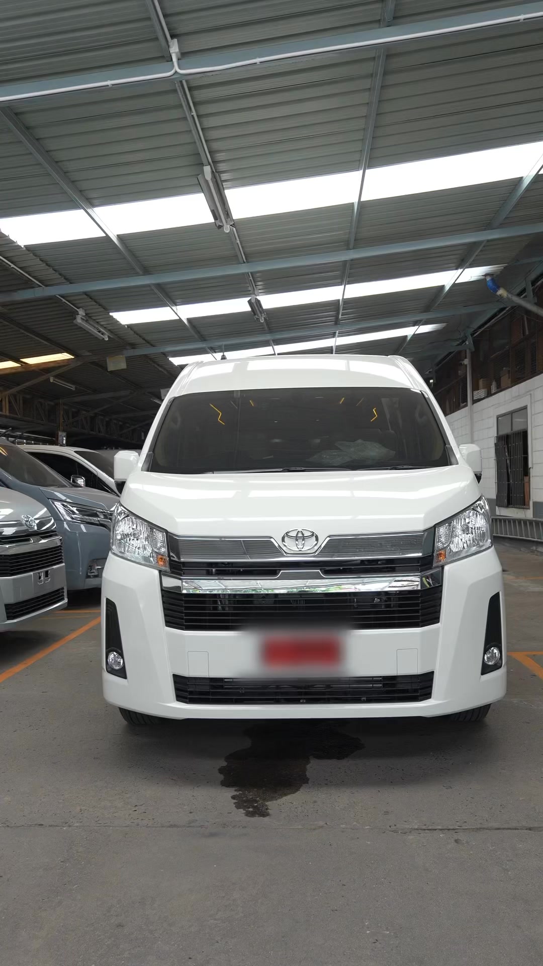 Toyota Commuter VIP เบาะลิฟท์ #ร้านแต่งรถตู้ #รถตู้ #toyotacommuter ...