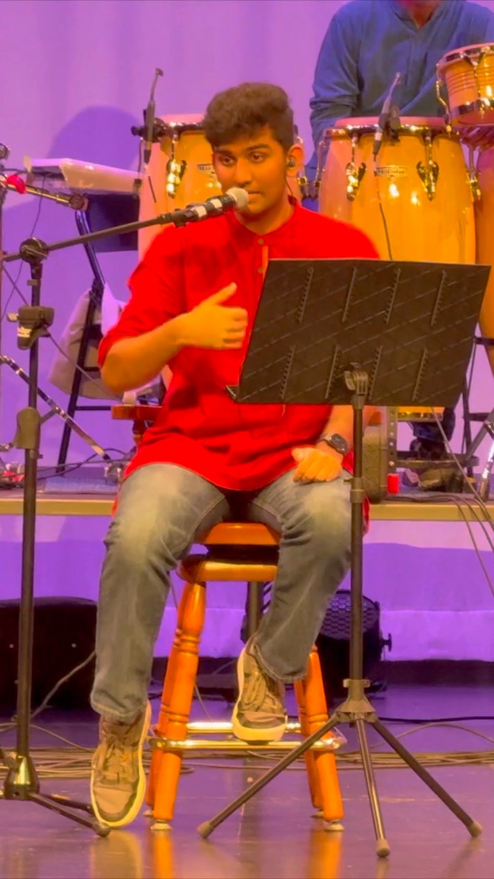 Navaneeth Unnikrishnan - Singer
