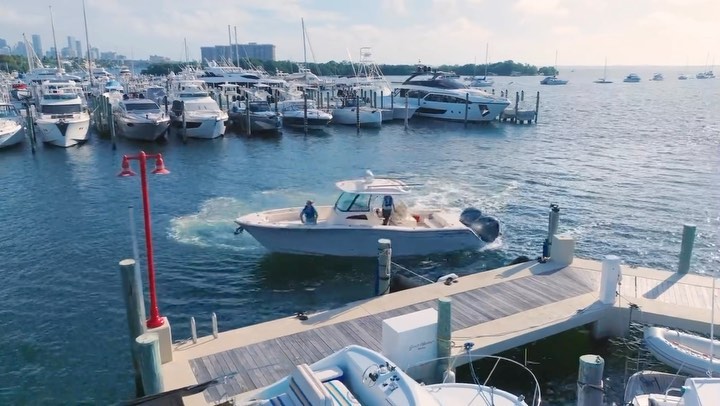Check out @yamahaoutboards new dockpoint, the new docking assist ...