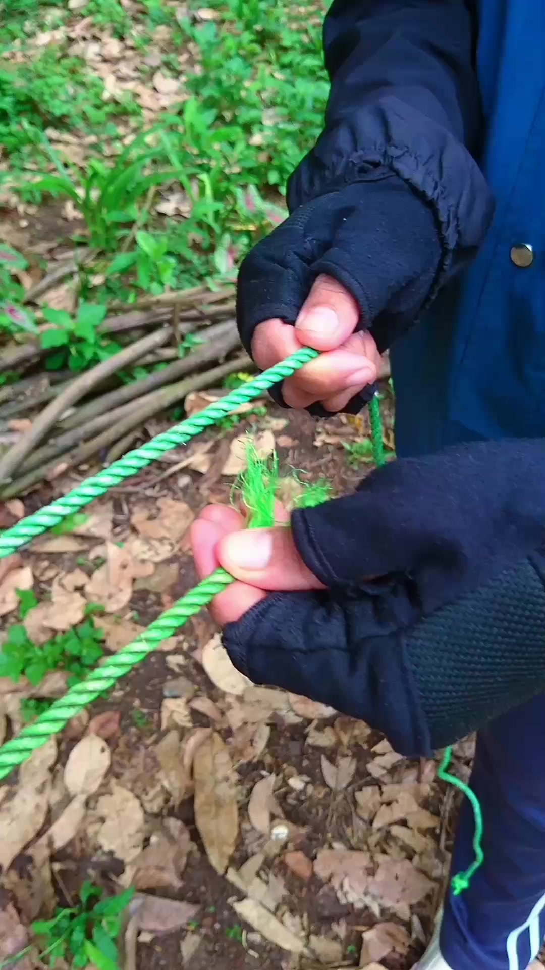 Tips and tricks for ropes, easy ways to tie to poles or similar 💯 #knot ...