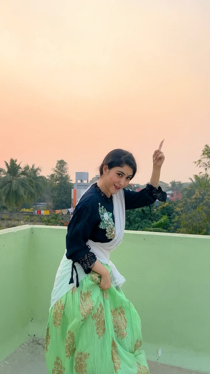 Ranu Bombay Ki Ranu ..💃😁 Edited by - @subhajit_8013 #ranu #dancer # ...