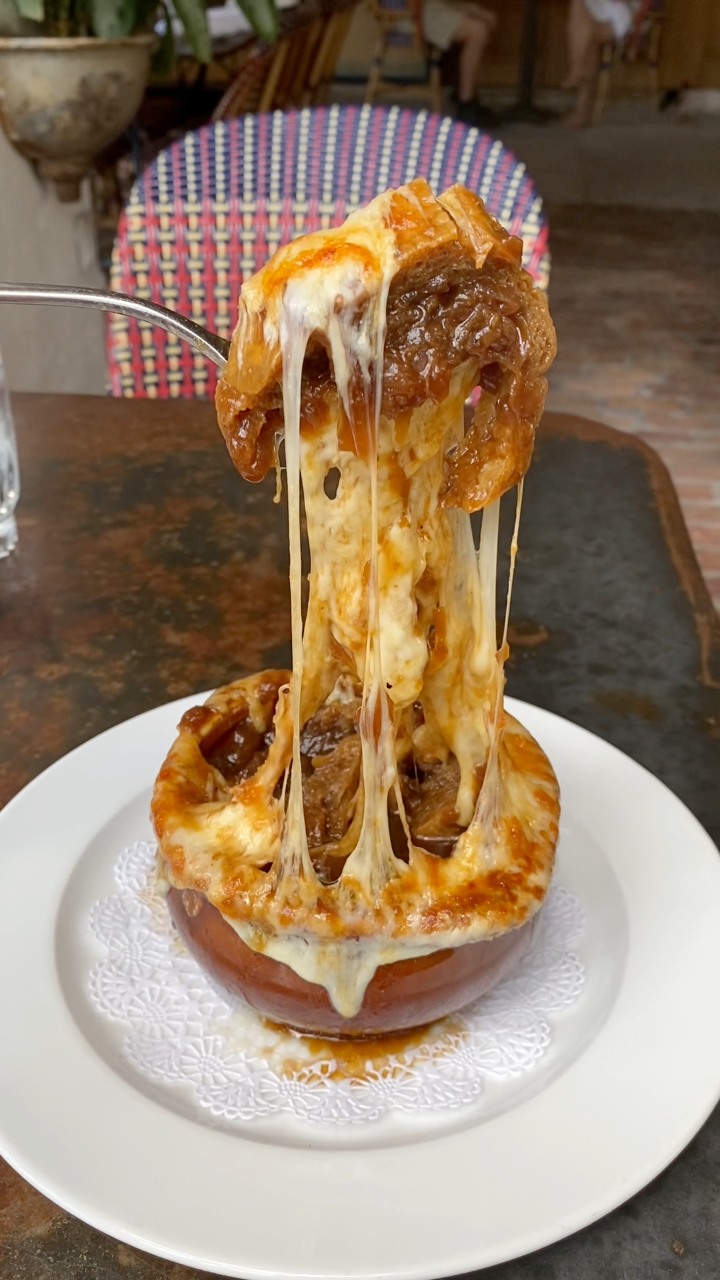Cheesy French Onion Soup 🤤🧅🧀 | Foody Fetish | Facebook