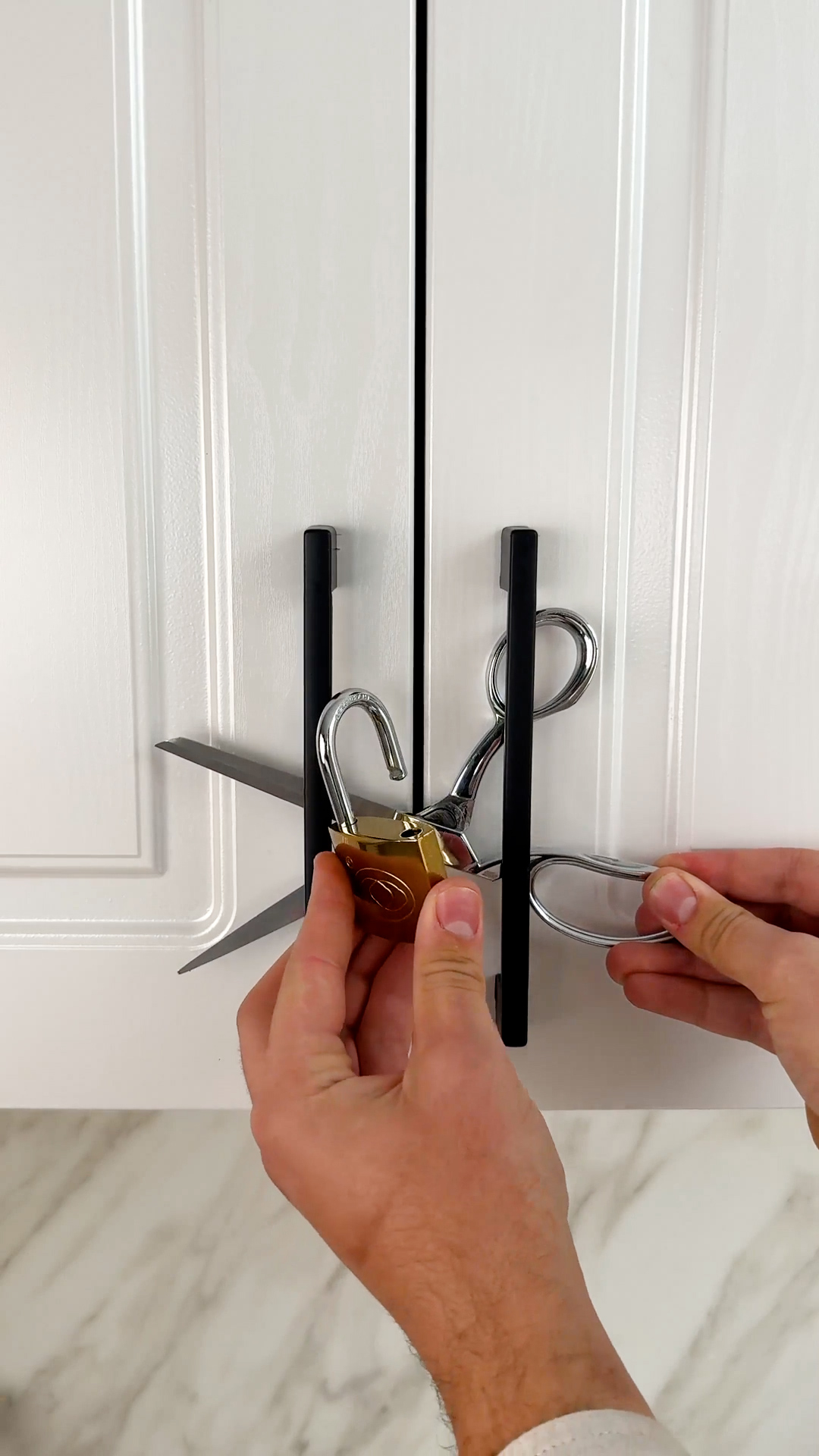 Easy Scissors Door Lock Trick That Actually Works | Genius Craft | Facebook
