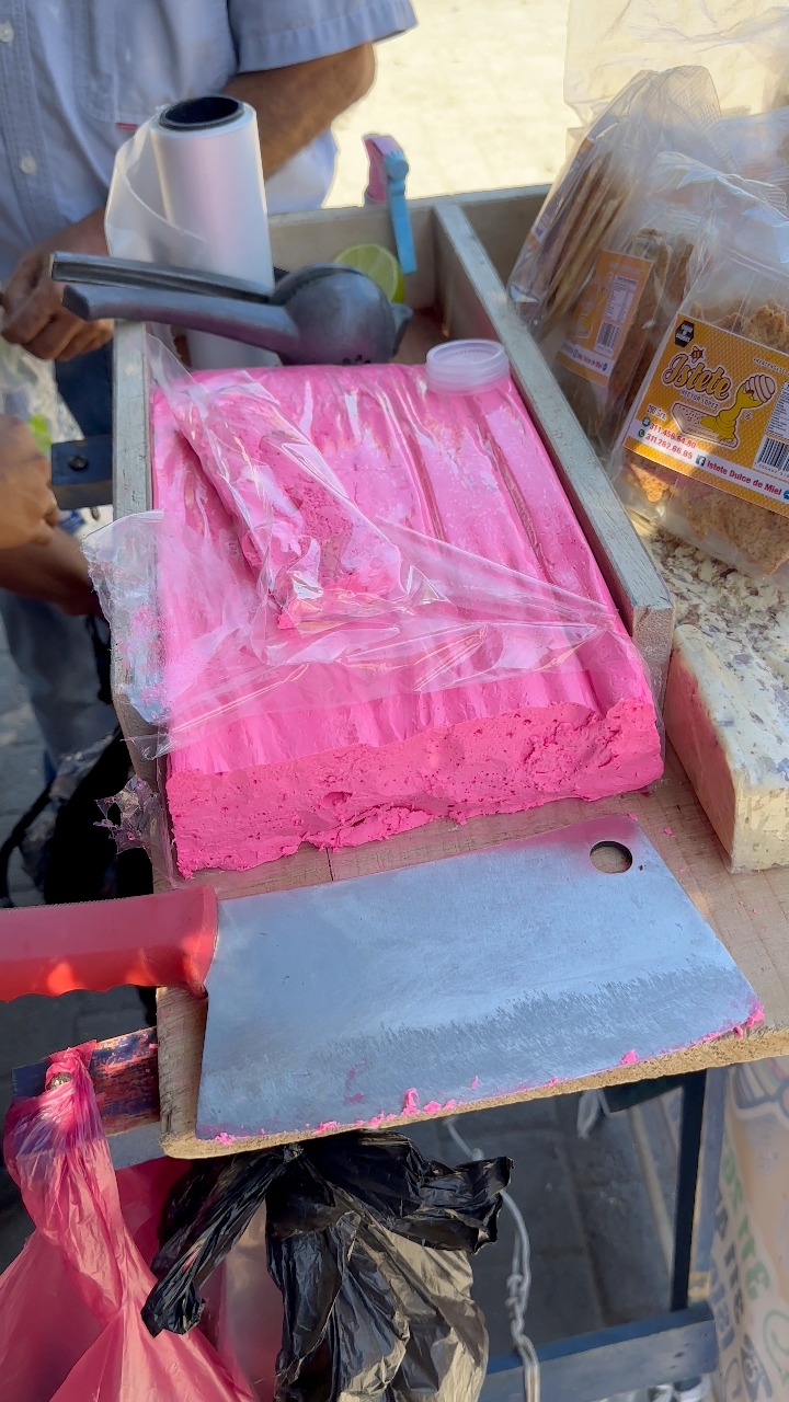 Turrón rosa con chilito #viral #parati #turron #dulces #mexico # ...