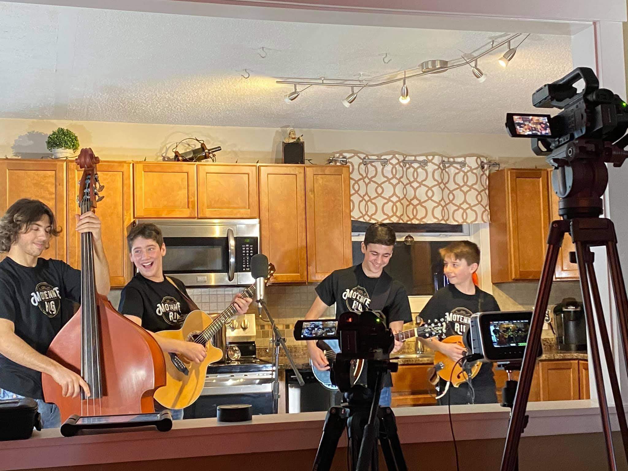Moyenne Rig - 🎬🎤🪕🎶Pour ceux et celles qui l'ont manqué, ou... | Facebook