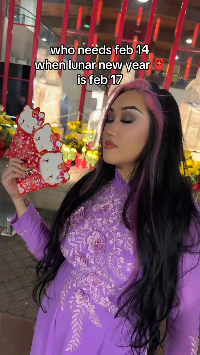 Roses? Nah 🌹 Red envelopes? Yes 🧧 #tet #viet #lunarnewyear | Viva Van ...