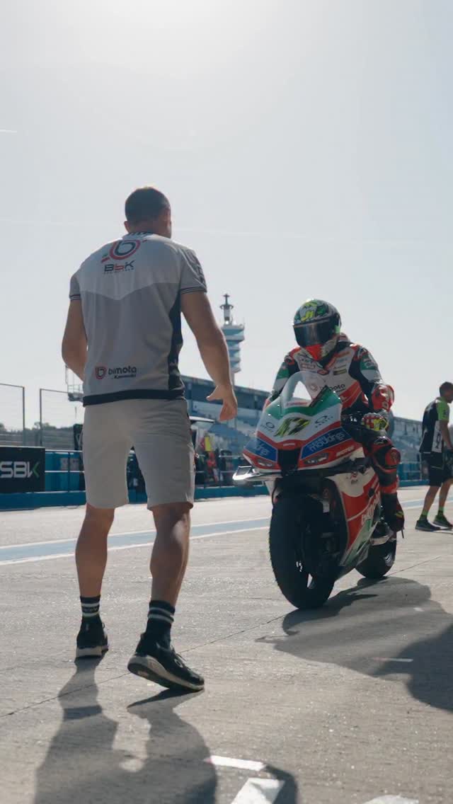 What a fantastic way to wrap up our debut @worldsbk season! 🇪🇸 A huge ...